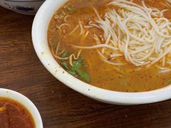 鸡肉锅-金家小金碗云南过桥米线