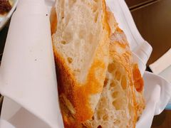 -卡佩罗意大利餐厅及酒吧Al Cappello Trattoria