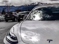 -TESLA 特斯拉(上海太古汇体验店)