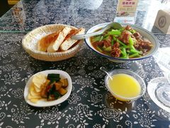 -八两八金·莱芜特色炒鸡(市南漳浦路店)