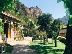 -百里峡七彩艺术小镇