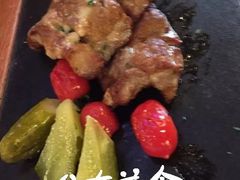 盐烤伊比利亚黑毛猪小排-MR.ROCKY洛奇先生RESTAURANT&BAR(宝安壹方城店)