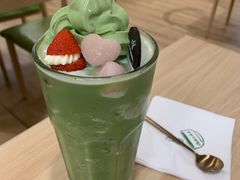 草莓抹茶漂浮-松上茶屋(康庄南街店)