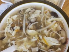 酸辣汤-小姜锅贴(凤凰街店)