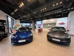 -TESLA 特斯拉(上海太古汇体验店)