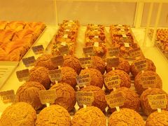 -好利来(上海长宁龙之梦店)