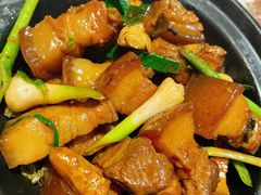 红焖猪肉-美人鱼悬崖海景餐厅(鹿嘴山庄店)