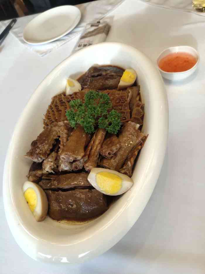 烧鹅佬-"在爱建商圈的烧鹅佬,位置很好找,饭口的时."-大众点评移动版