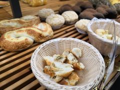 -焙丽拾光(麦凯乐直营店)