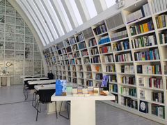 -钟书阁(松江泰晤士小镇店)