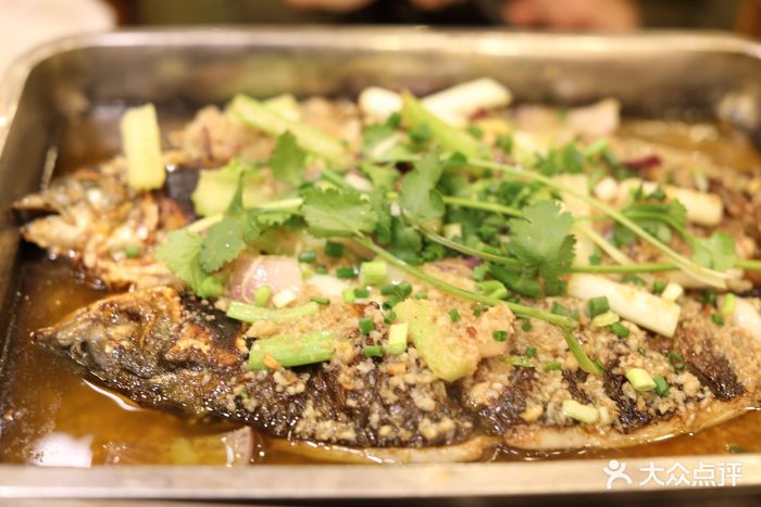 沈姐万州烤鱼(沙坪坝总店)-蒜香味烤鱼-菜-蒜香味烤鱼图片-重庆美食