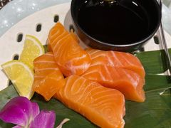 生吃三文鱼-梦山水日本烧肉(五四广场店)