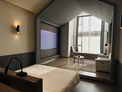 -上海虹桥中心爱琴海亚朵S酒店
