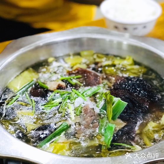 贾记扎佐特色酸菜蹄膀(原扎佐黔林老店)