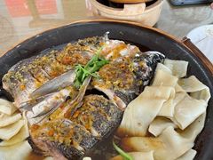 -阿瓦山寨·湘菜现炒·剁椒鱼头王(咸阳总店)