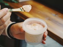 白桃香槟牛奶冰激凌-糖房咖啡(南锣鼓巷店)
