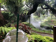 -Chom Cafe and Restaurant