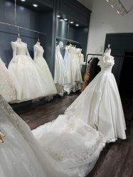 -深白婚纱艺术馆(王府壹号店)