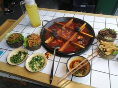 -瓜西西重庆火锅(花溪店)