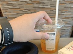 -星巴克臻选(上海虹桥新天地三店)