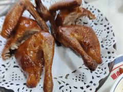 红烧乳鸽-明本海鲜大排档·鱼生海鲜烧烤宵夜(陈家祠店)