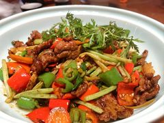 -老滇山寨•云南特色菜•地方菜•民族风情歌舞表演(金碧店)