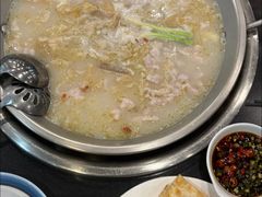 -老来福·非遗酸汤兔(凯旋路店)