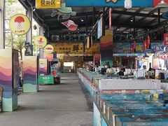 -三亚火车头万人海鲜广场