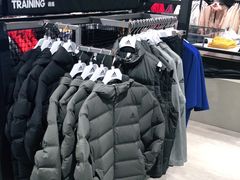 -阿迪达斯(武林银泰三叶草店)