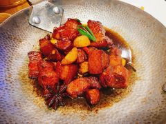 湘西黑猪红烧肉-吃饭皇帝大(长宁龙之梦店)