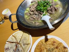 -大众跷脚牛肉馆·非遗传承单位(峨眉山店)