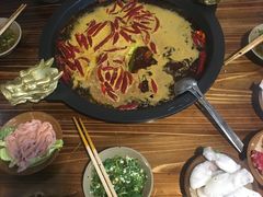 -黄潇洒老火锅(九眼桥宏济巷店)