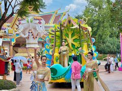 -七彩云南欢乐世界