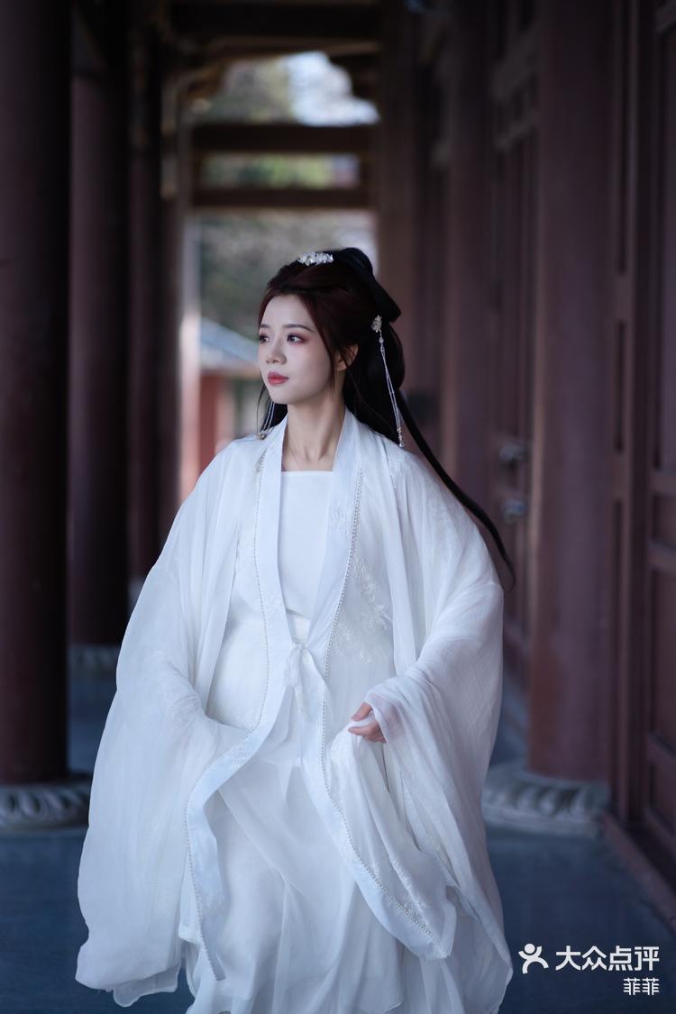 白色汉服真是仙气飘飘店家推荐给我推荐的也太美了吧