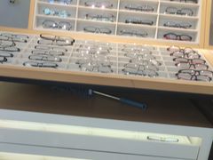 -光明眼镜·蔡司授权(徐泾店)