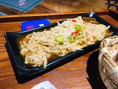 麻辣金针菇-八月美食小馆(银泰城总店)