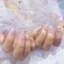 -逸日式美甲美睫工作室