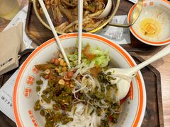 绝杀炸肉酱猪油拌粉-小满手工粉(北京来福士店)