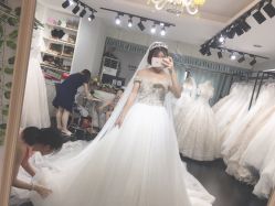 -雪莉美妆婚纱馆