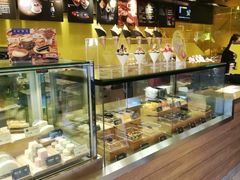 面包甜点陈列柜-麦当劳(新王府井店)
