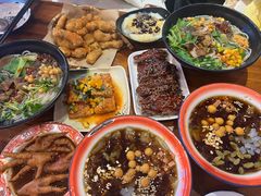 -爆炸头阿姨小四川正宗川味小吃(无任何分店)