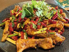 -曼听小寨海鲜烧烤·大连辣炒大王(盖州街店)