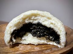 全麦黑芝麻包-玉华台饭庄(裕中西里小区店)
