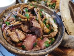 雜錦煲仔飯-关氏饮食店
