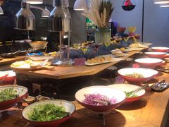 自助取餐区-茅庐川菜