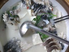 千岛湖浓汤鱼头-万景饭店·鱼街农家菜