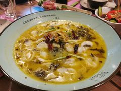 -临界音乐酒馆·小龙虾·江湖菜(华熙LIVE·鱼洞店)