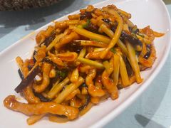 -渝信川菜 · 川味家常菜(财富购物中心店)