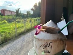 -Chom Cafe and Restaurant
