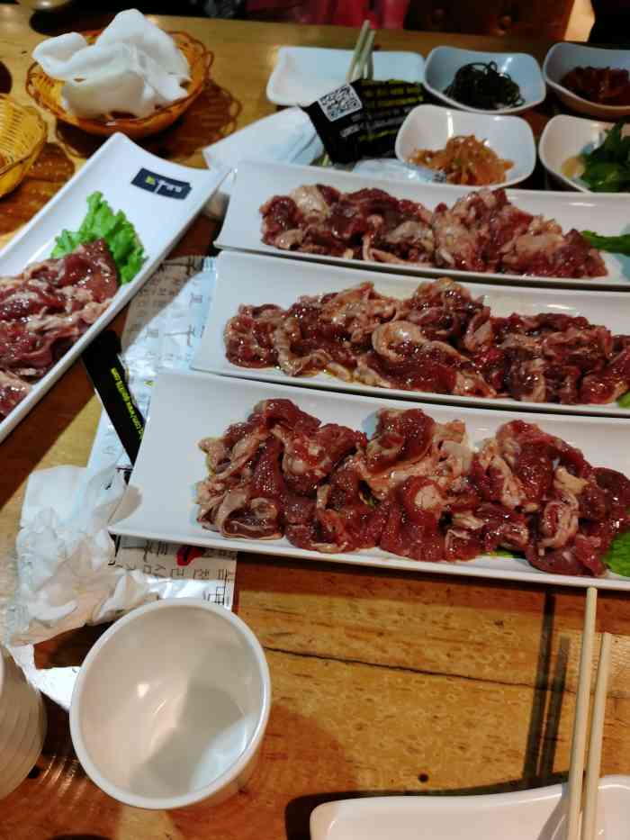 三千里烤肉馆(琥珀店)-"虽然三千里算是沈阳的老牌烤肉店,但印象里.